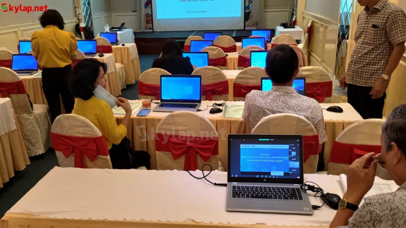 Thuê laptop sự kiện