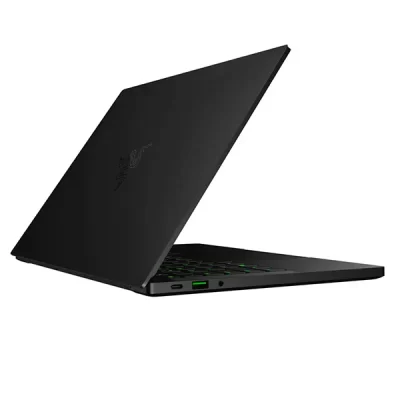 Laptop Razer có cổng kết nối hạn chế